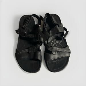 Size 7 Merrell black leather strappy sandals hook and loop spring summer travel